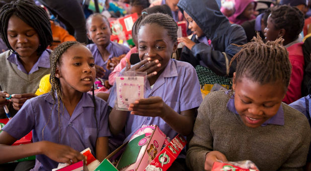 operation-christmas-child-gifts